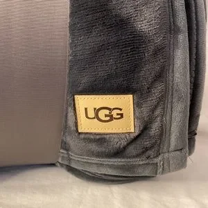 UGG Bedding Ugg Coco Luxe Throw Blanket In Charcoal 5x70